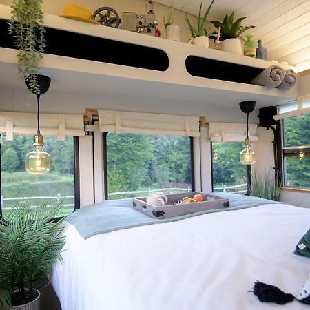 אוקפילד American School Bus Retreat With Hot Tub In Sussex Meadow מראה חיצוני תמונה