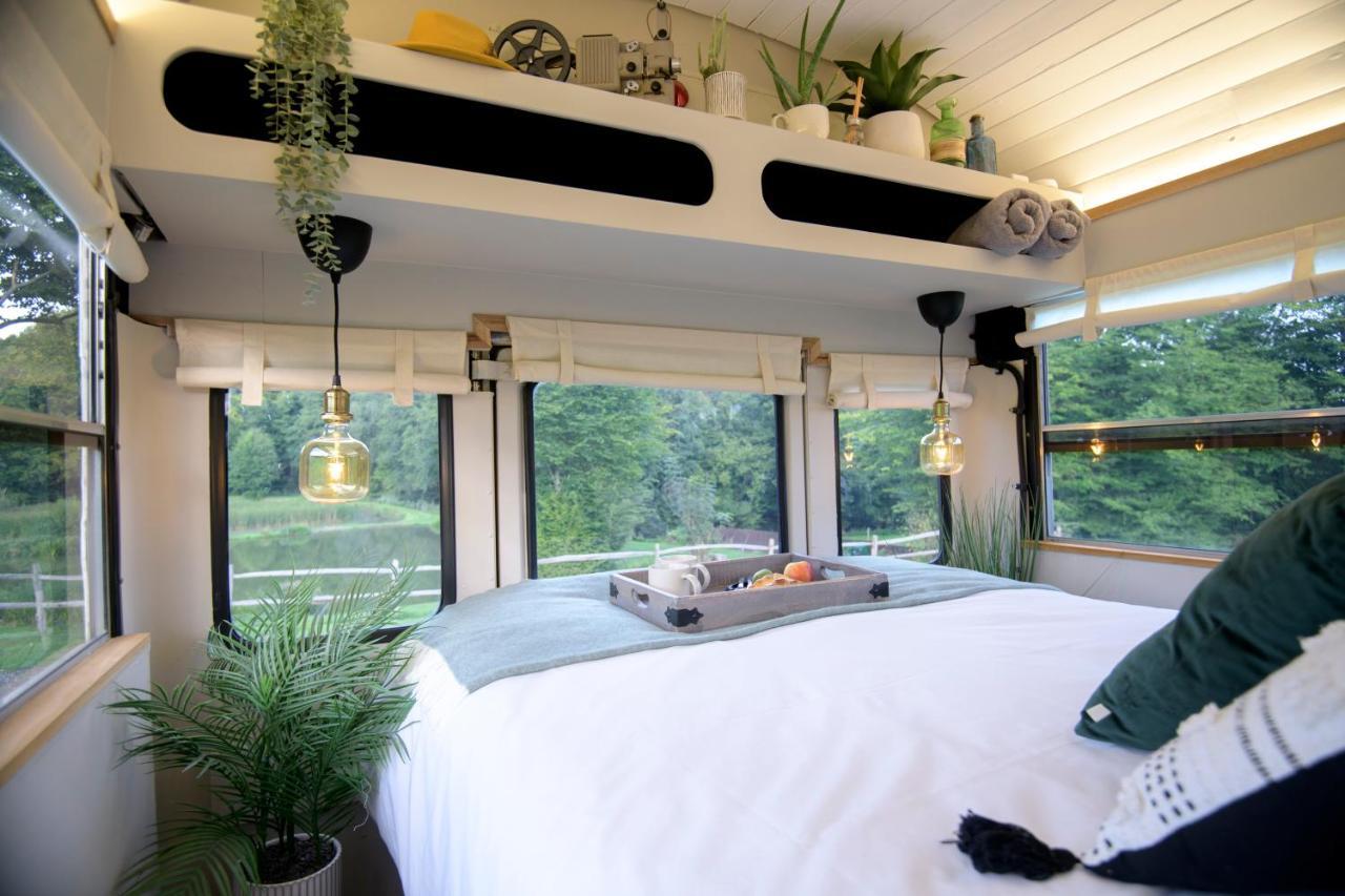 אוקפילד American School Bus Retreat With Hot Tub In Sussex Meadow מראה חיצוני תמונה