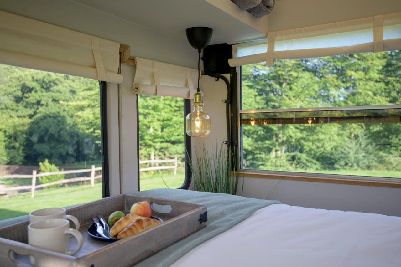 אוקפילד American School Bus Retreat With Hot Tub In Sussex Meadow מראה חיצוני תמונה